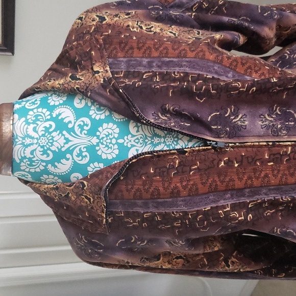 Silk Jacket 💯% - Picture 2 of 9